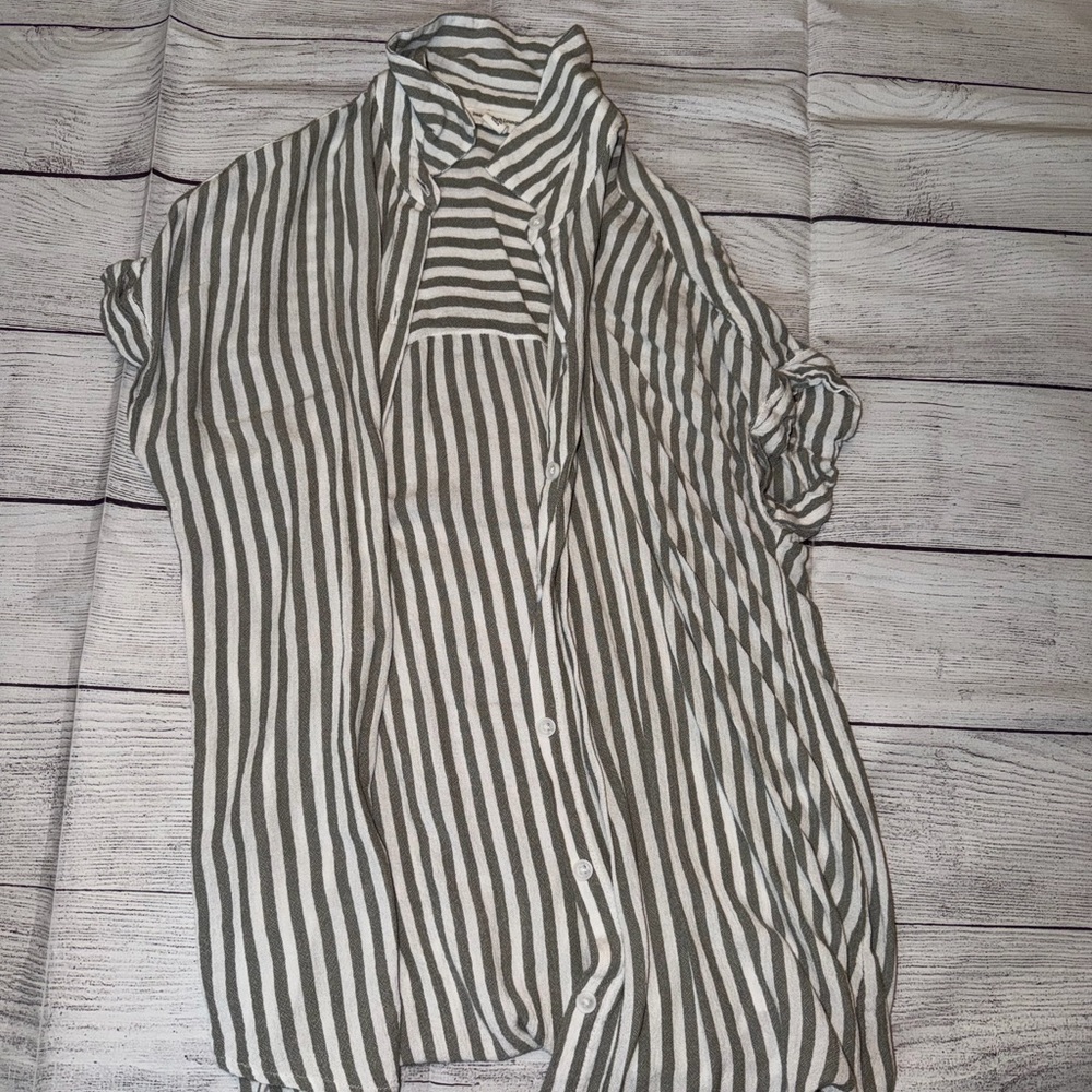 NWOT Women's Beach Lunch Lounge Striped Button-Up Shirt